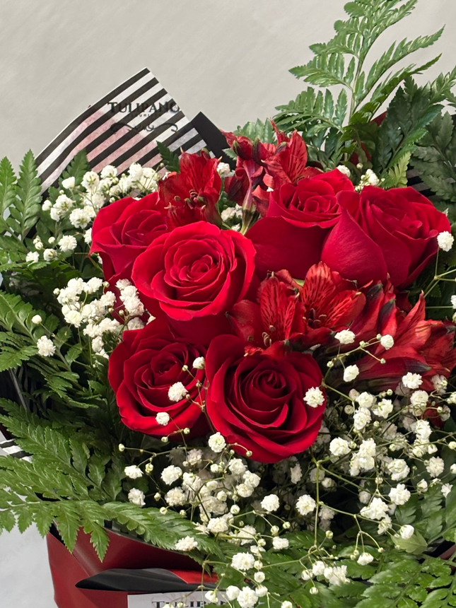 Classic Red Premium Long Stemmed Rose Bouquet x12 (vase not included)